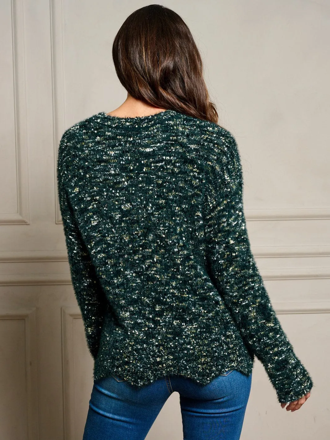 WOMEN'S LONG SLEEVE TRIM DETAILED FUZZY PULLOVER SWEATER
