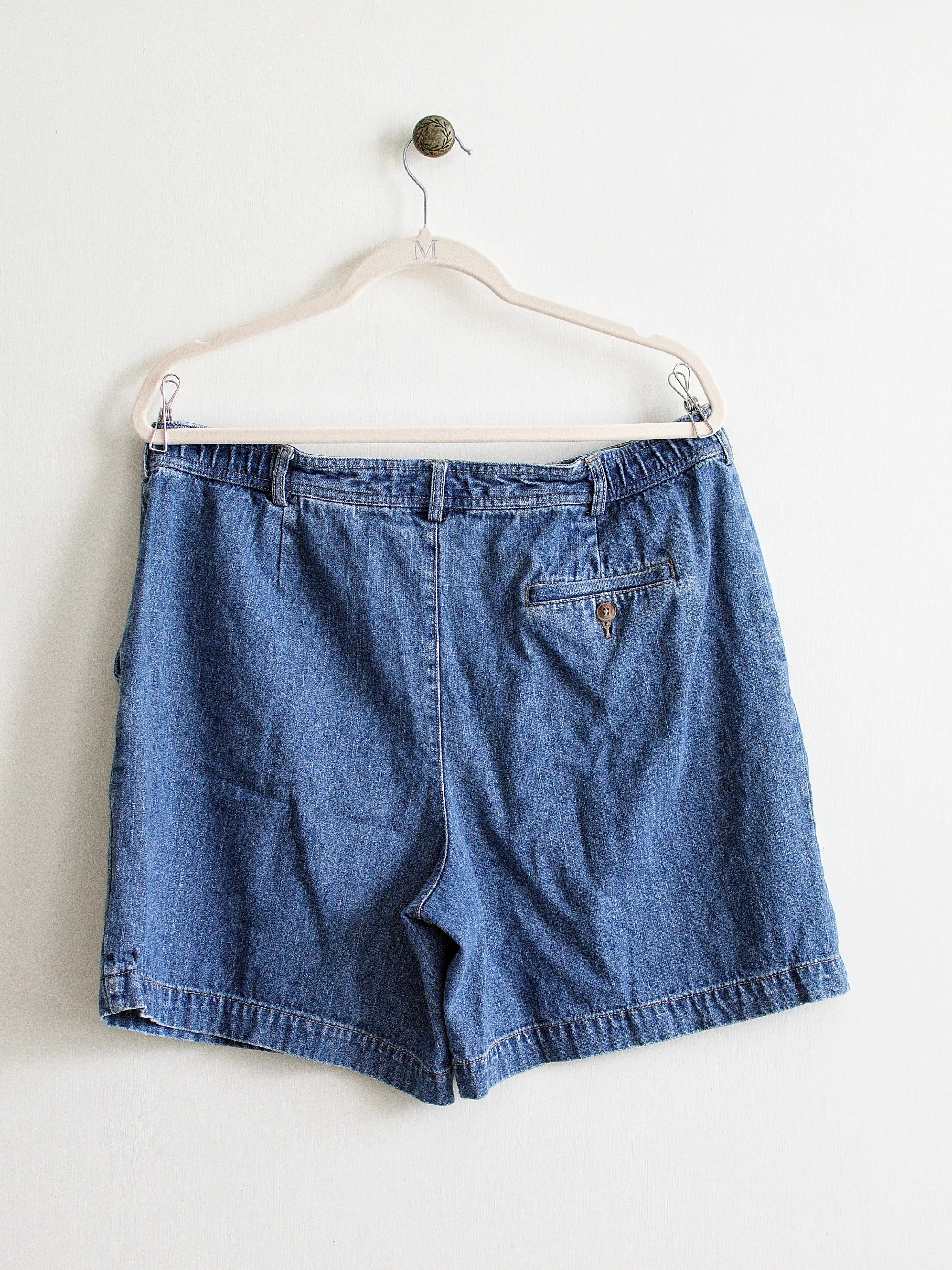 XL White Stag Shorts